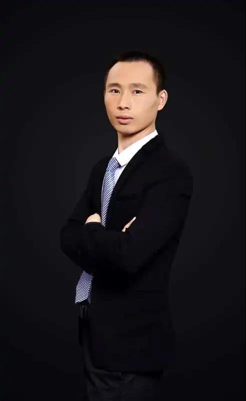 年輕就要醒著拼！西安專業(yè)網(wǎng)站建設(shè)公司帶您認識一位英雄豪杰！